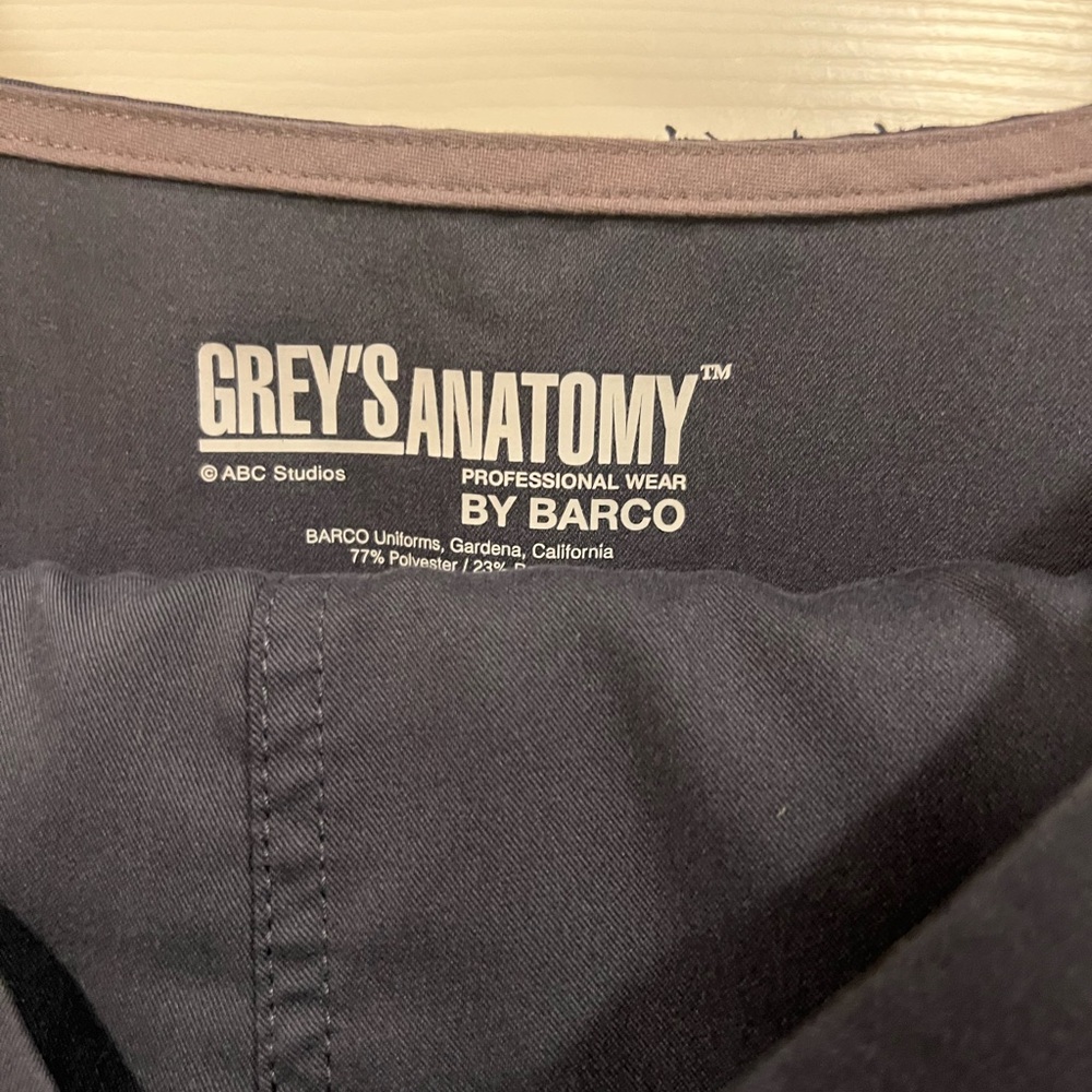 5xl scrubs